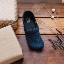 Ava Women's Vegan Clog in Navy