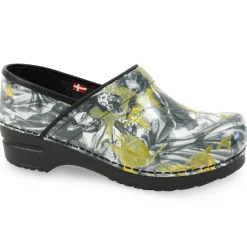 Flyway Women's Slip Resistant Clog in Yellow Grey