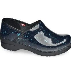 Misfit Women's Slip Resistant Clog in Turquoise