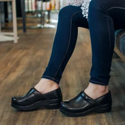 Pro. Cabrio Women's Clog in Black