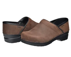 Pro. Textured Oil Women's Clog in Antique Brown