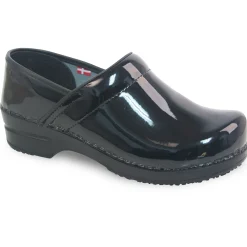 Sabel Women's Slip Resistant Clog in Black