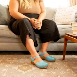 Sansi Women's Sandal in Teal