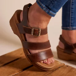 Sesso Women's Sandal in Brown
